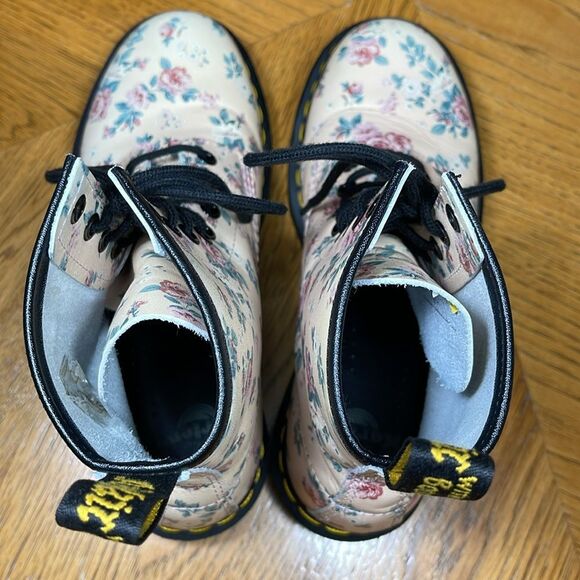 DR. MARTENS VINTAGE ROSE BOOTS - Picture 9 of 13